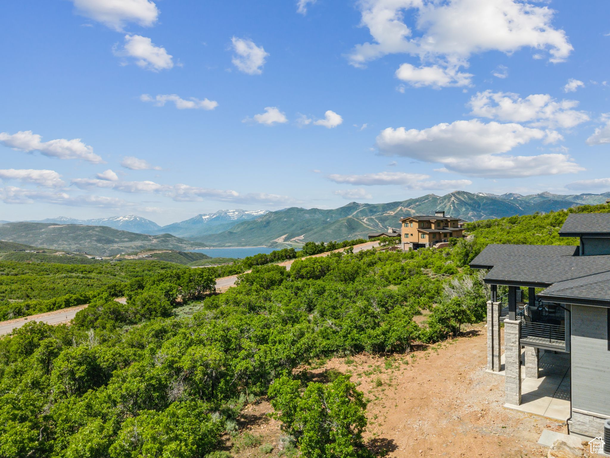 main property photo 50