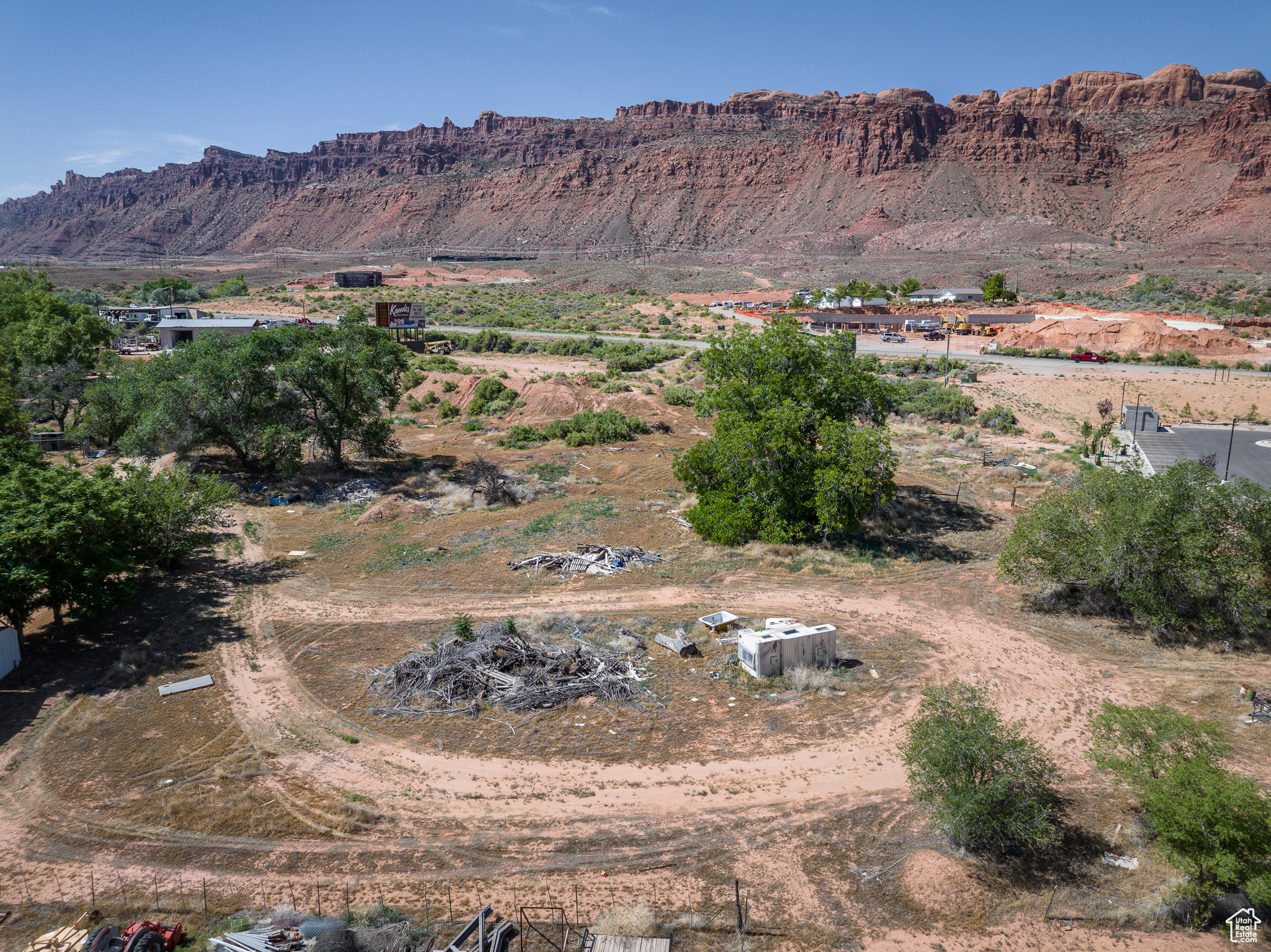 main property photo 11
