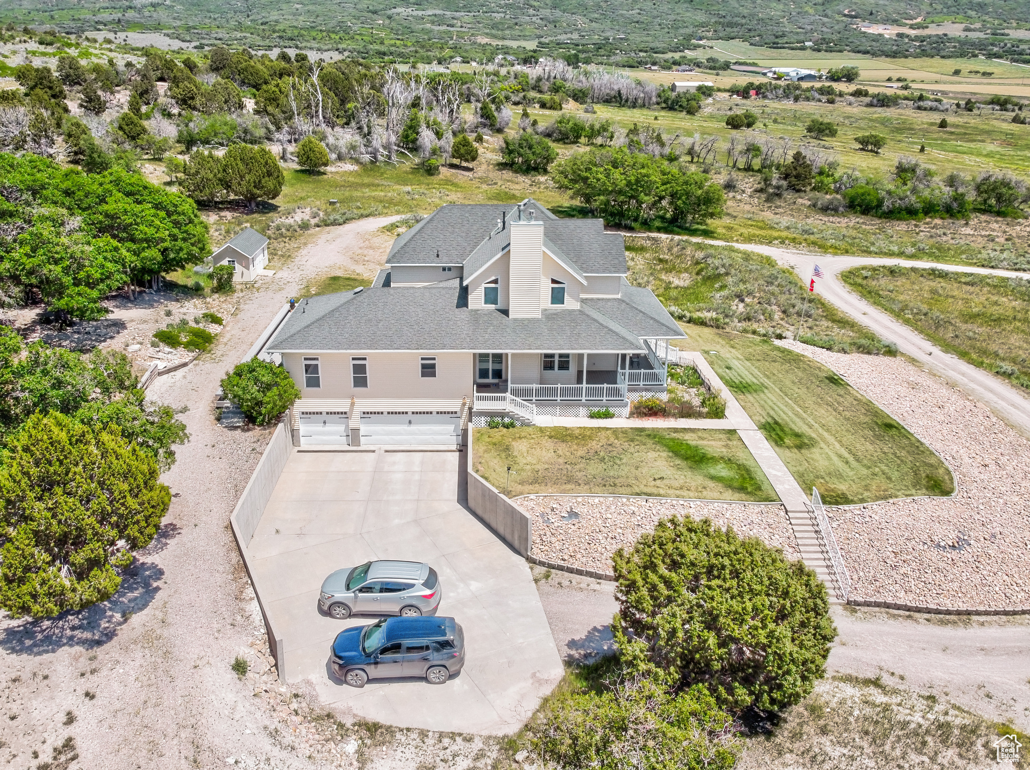 main property photo 5