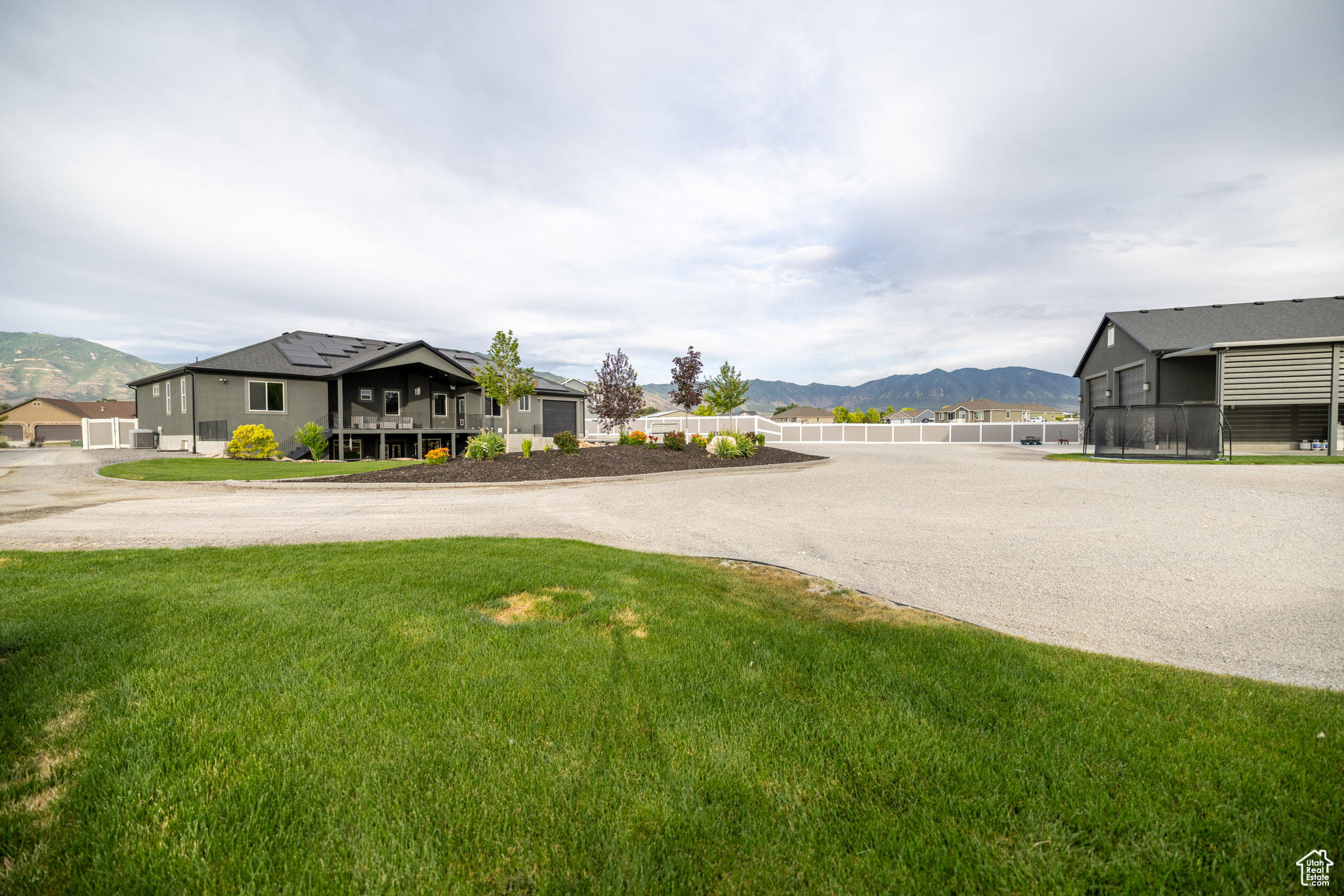 main property photo 75