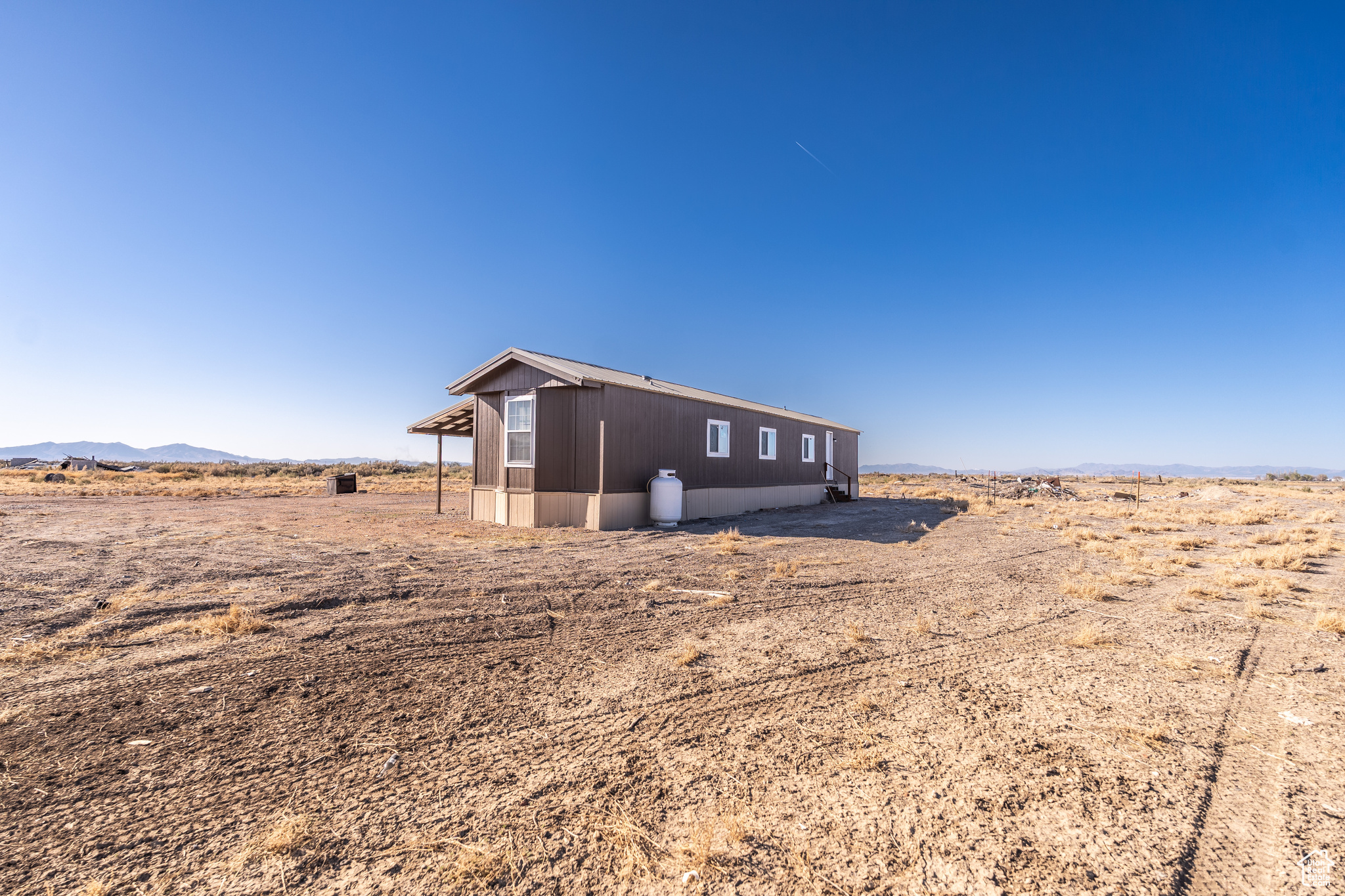 main property photo 25