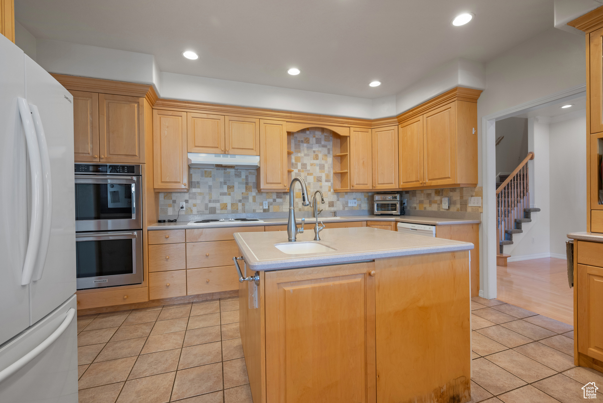 main property photo 12