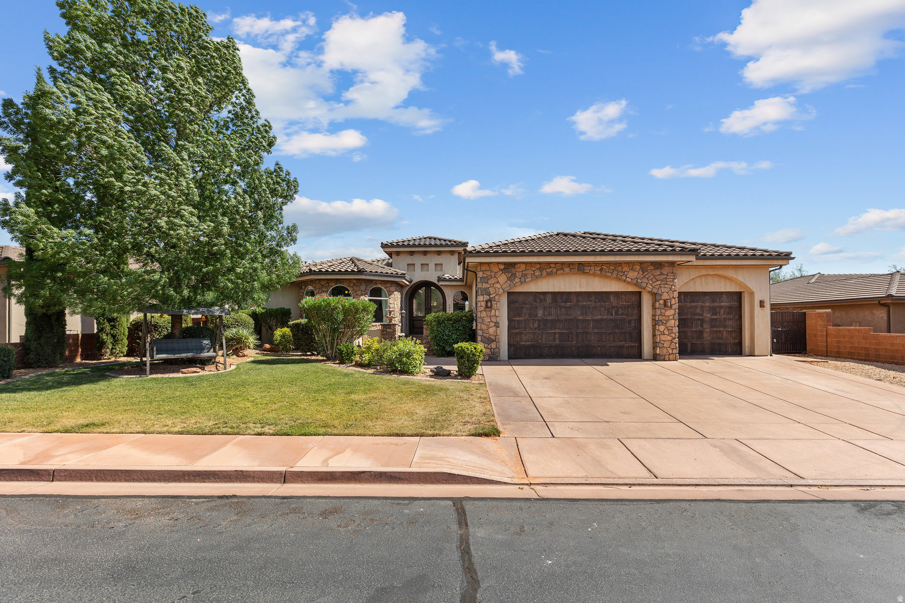 main property photo 9