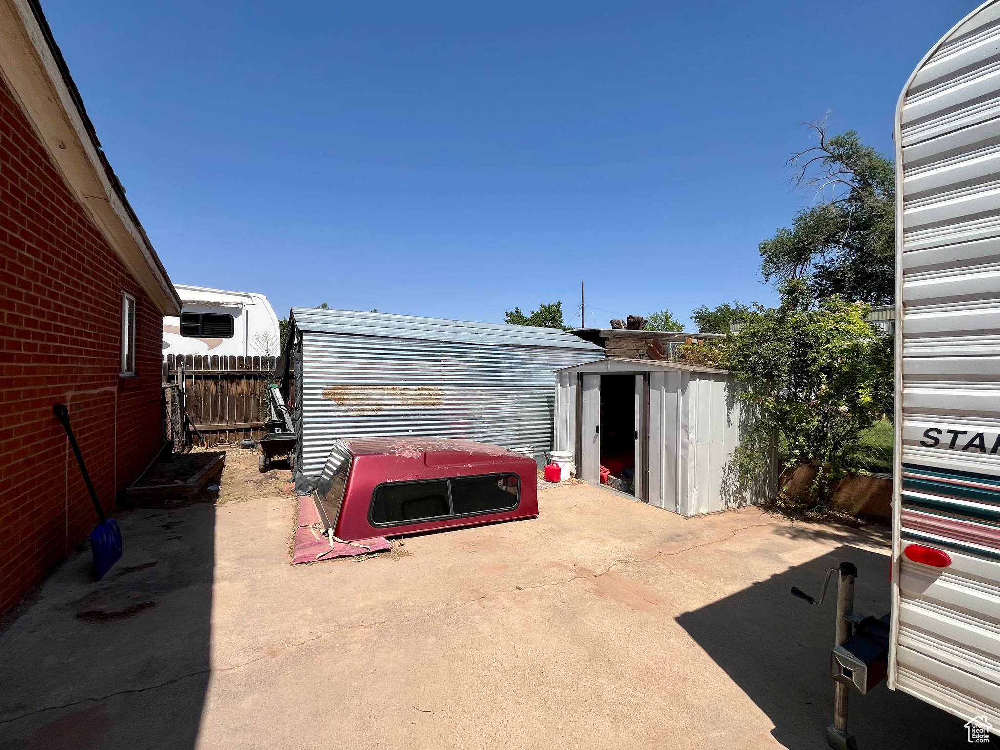 main property photo 20