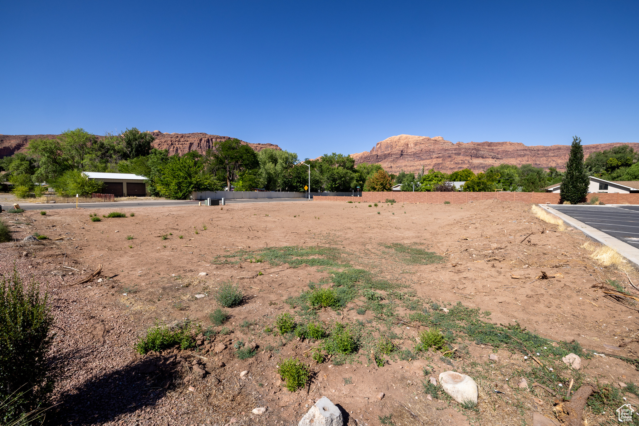 main property photo 9