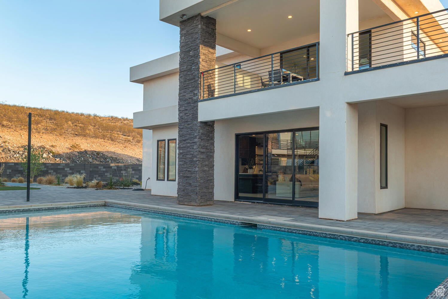 main property photo 50