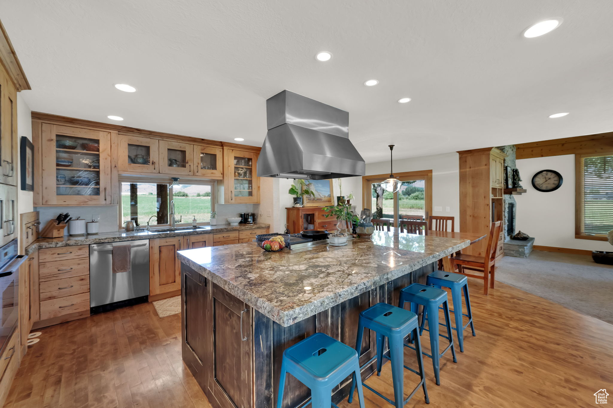 main property photo 11
