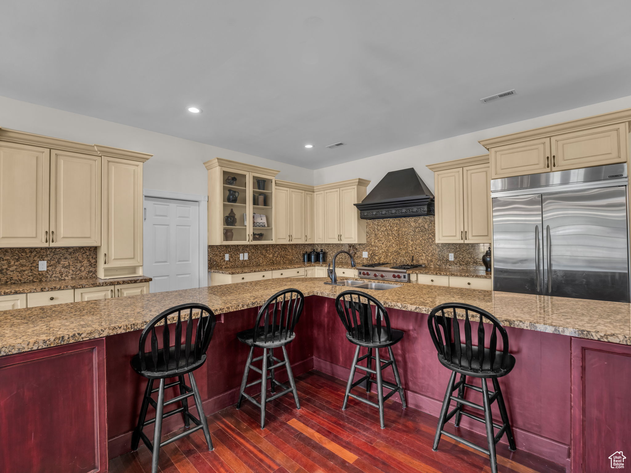 main property photo 15