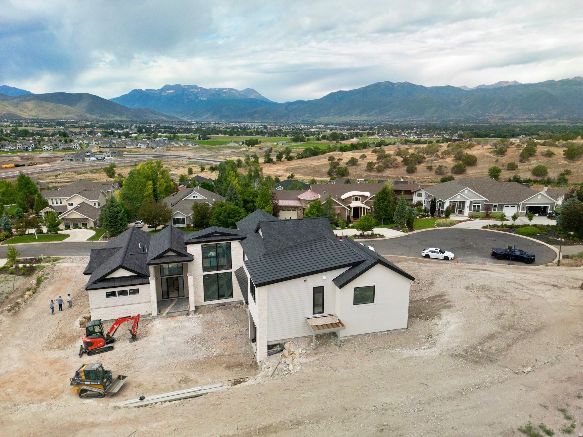 main property photo 6