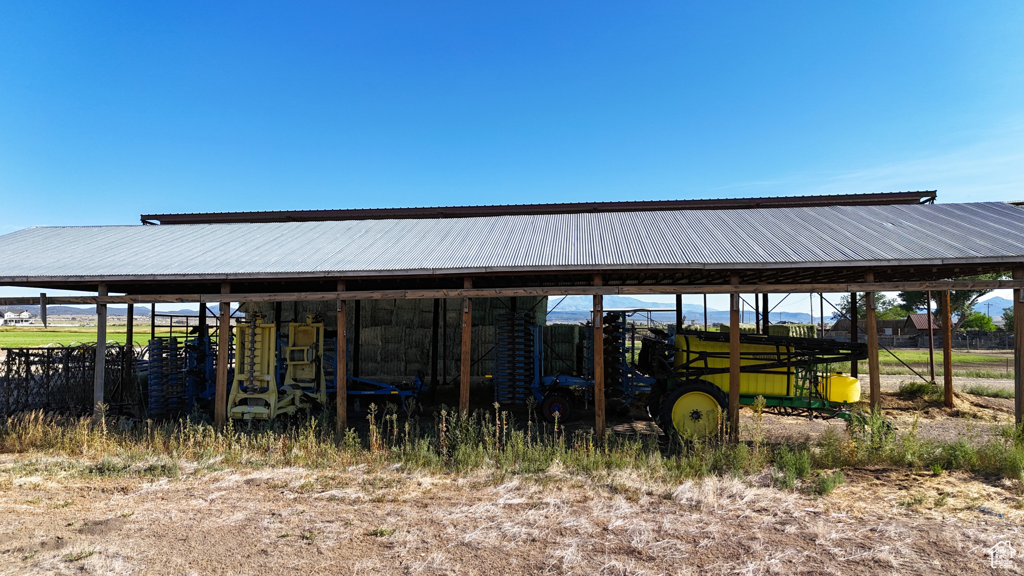 main property photo 36