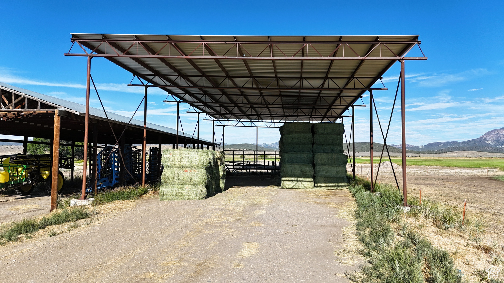 main property photo 38