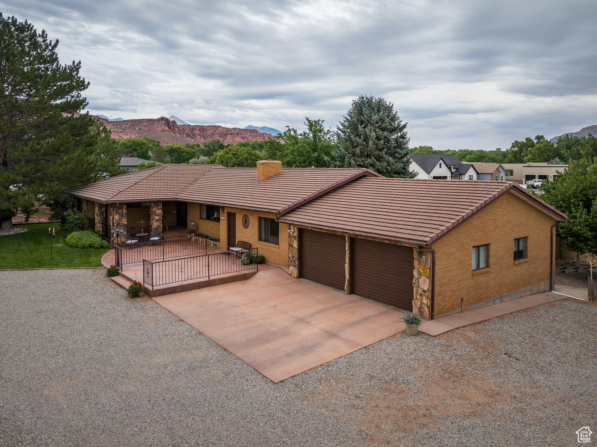 main property photo 10