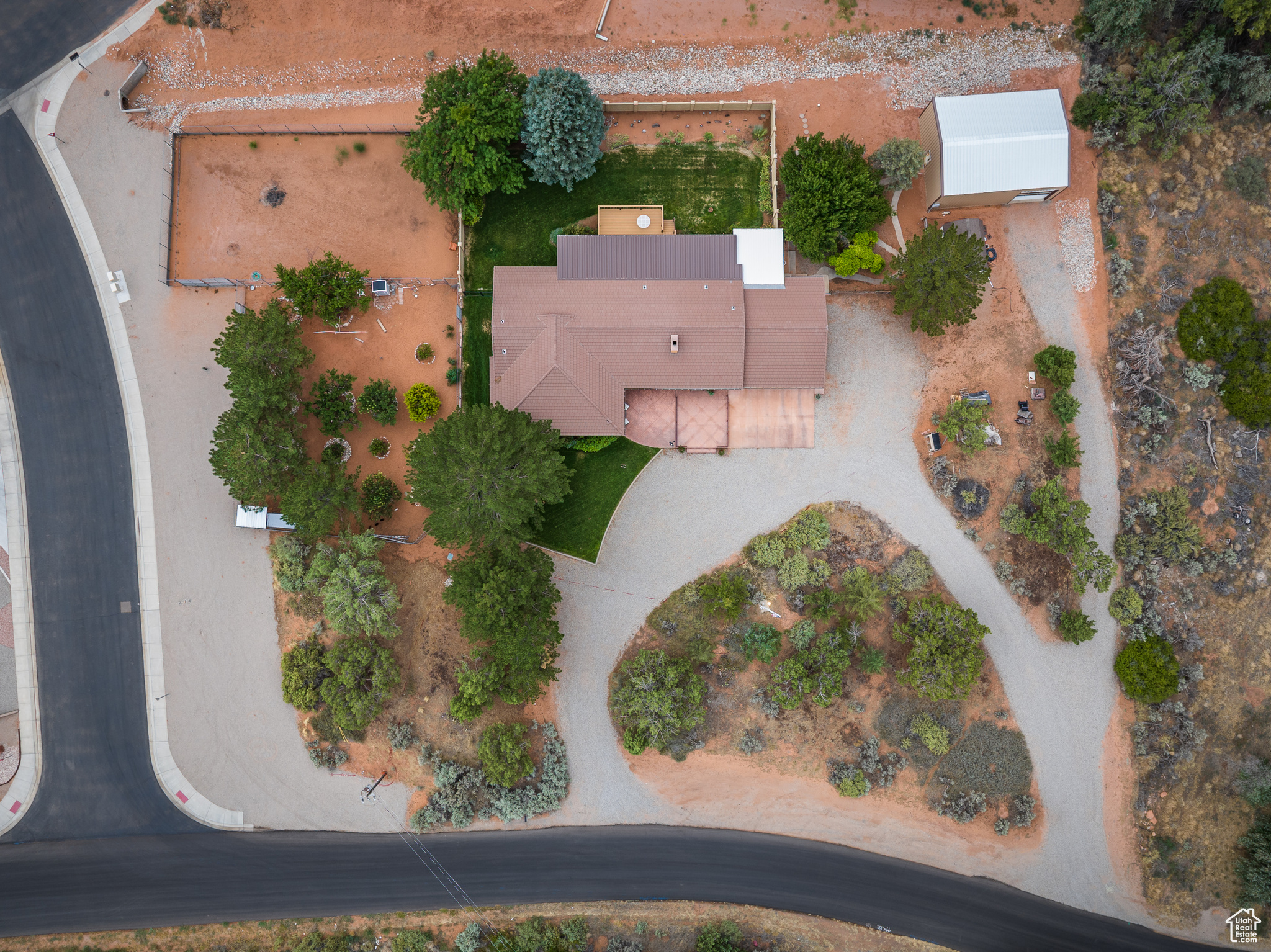 main property photo 13