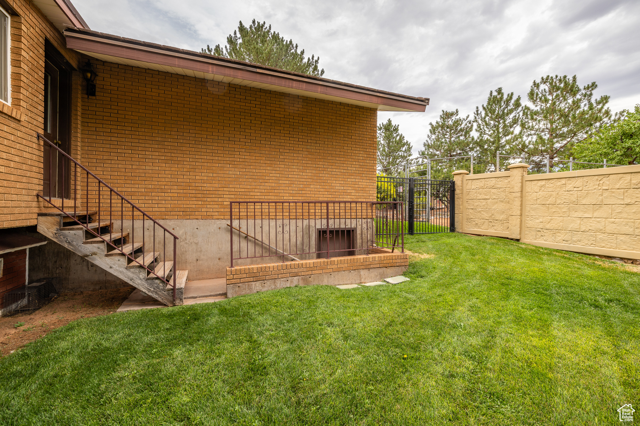 main property photo 22