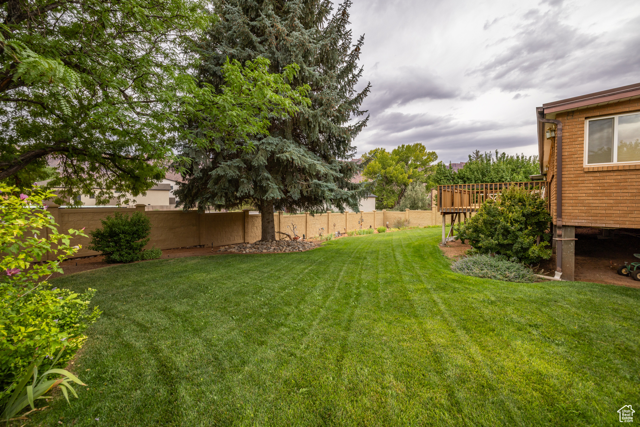 main property photo 23