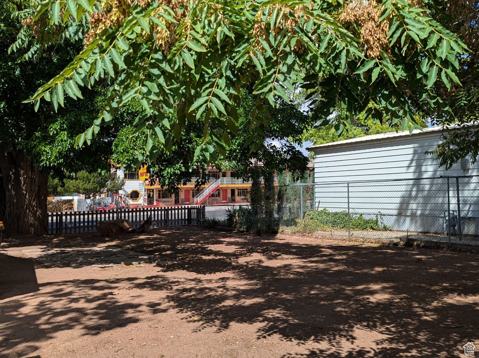 main property photo 16