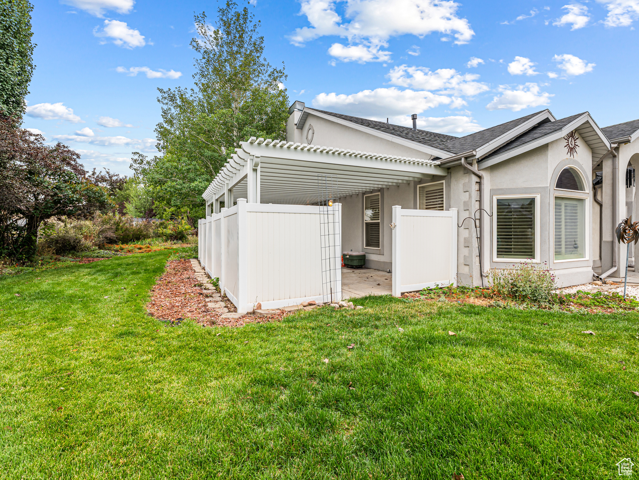 main property photo 50