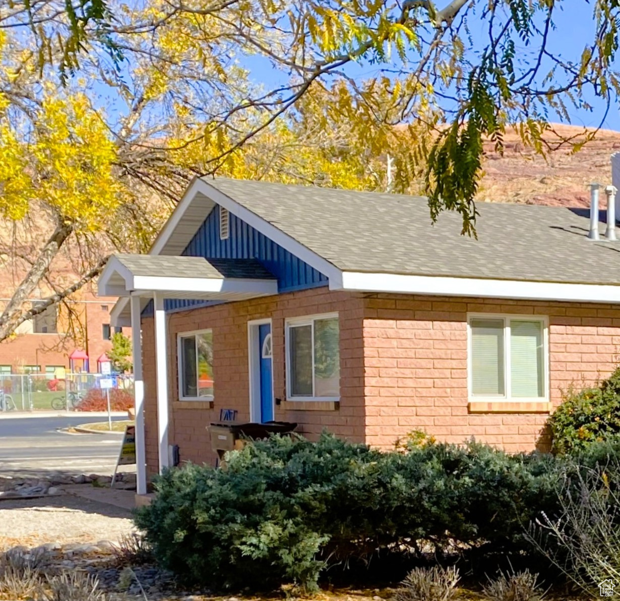 main property photo 5