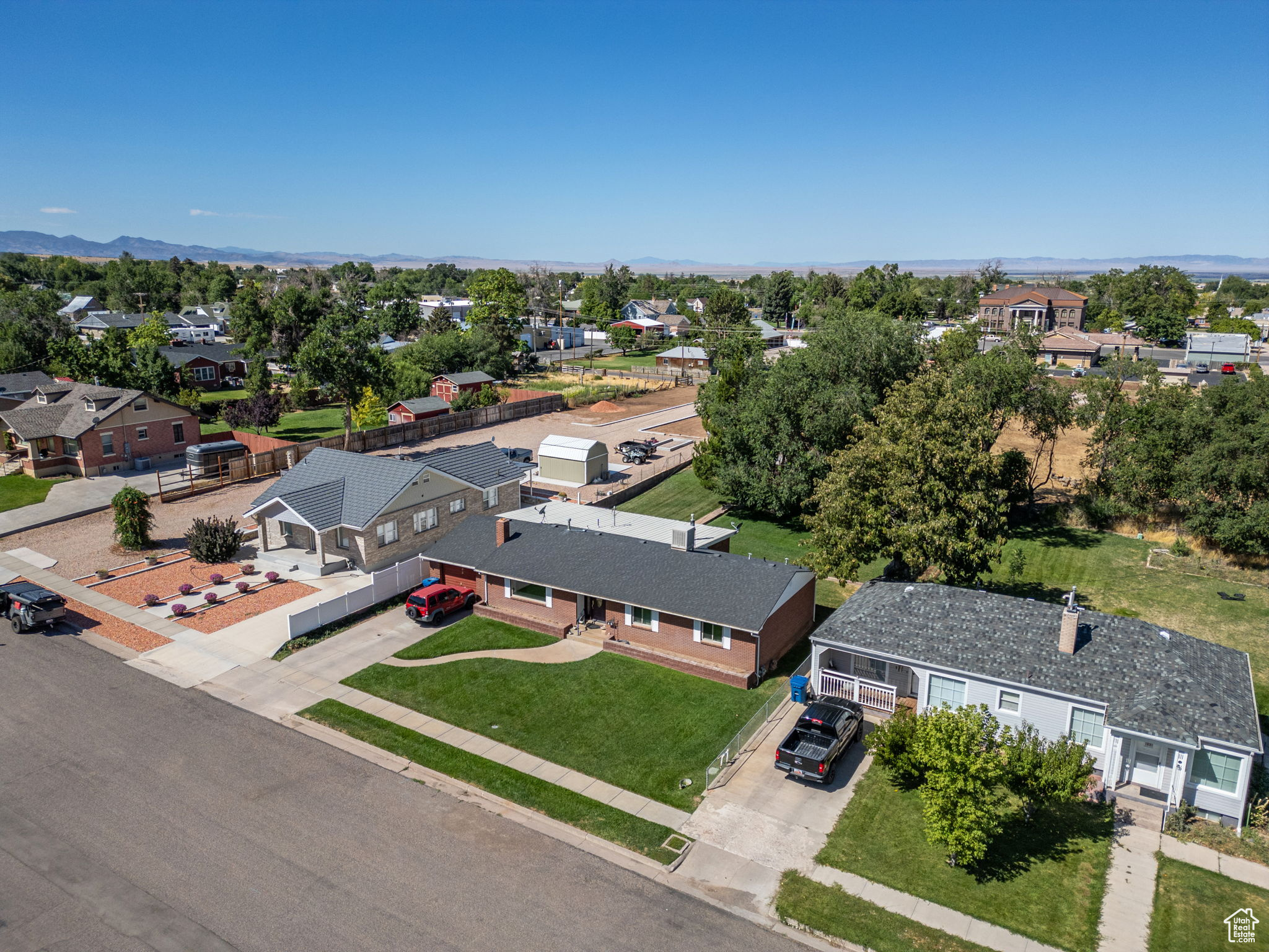 main property photo 38