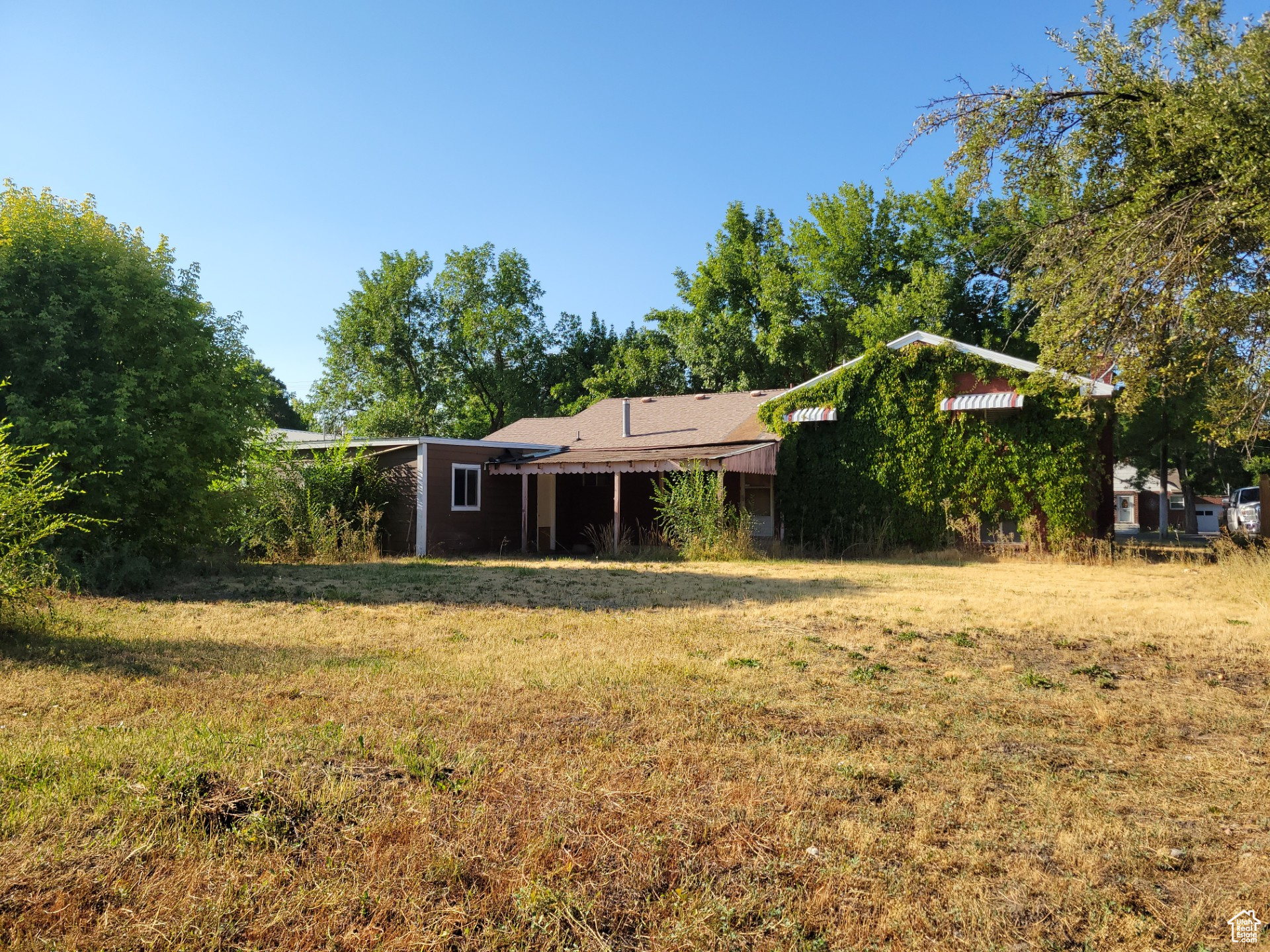 main property photo 25