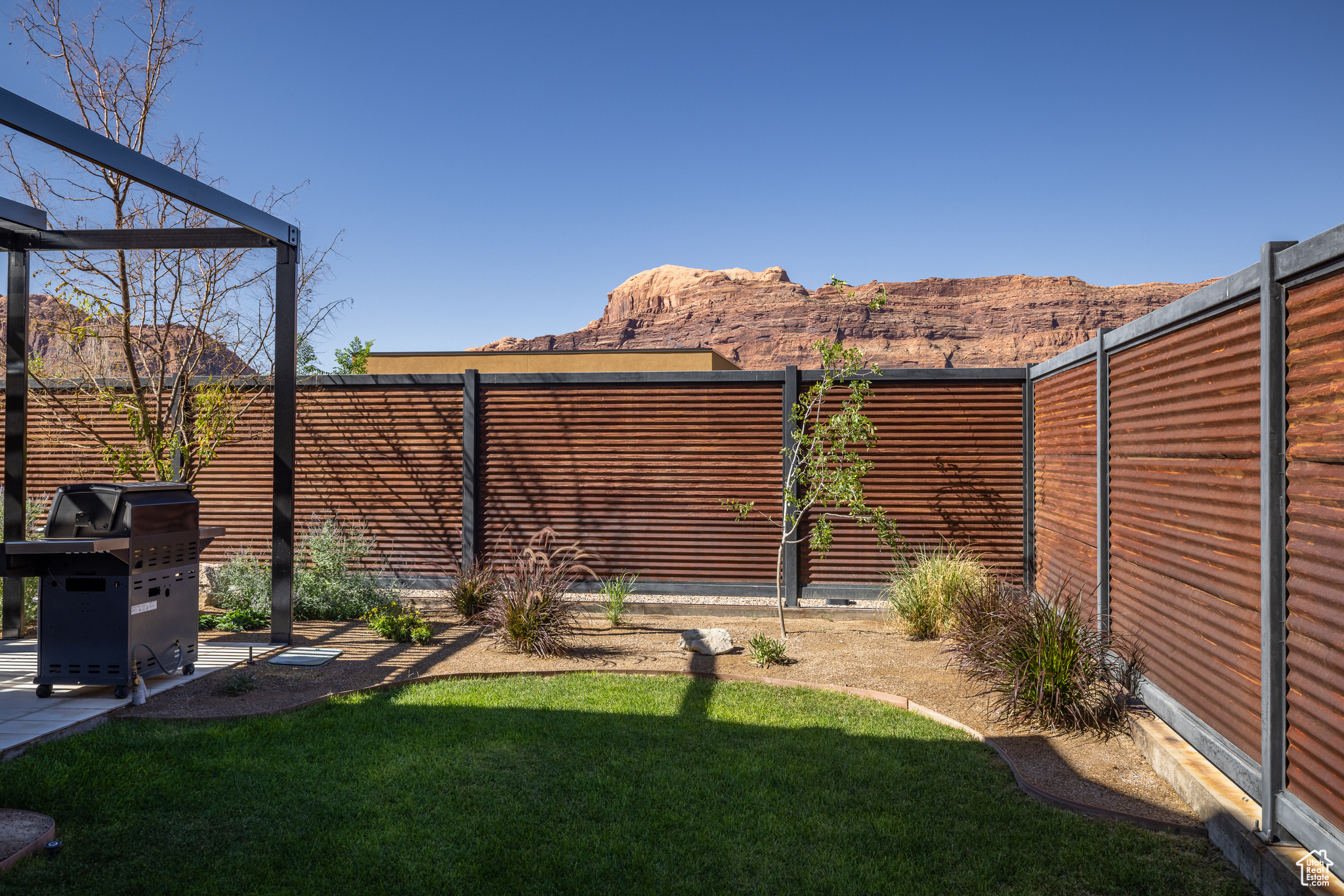 main property photo 39