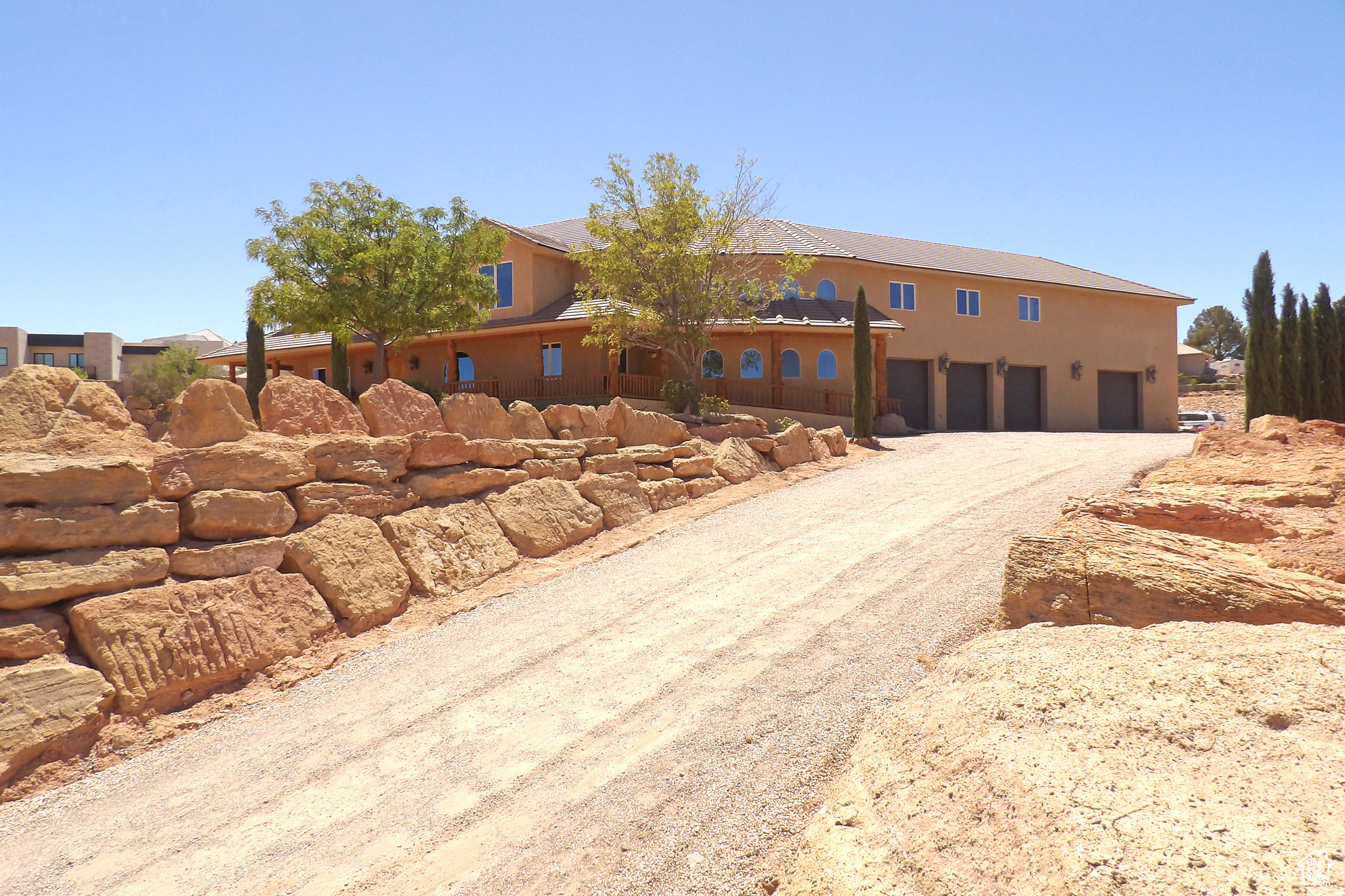 main property photo 21
