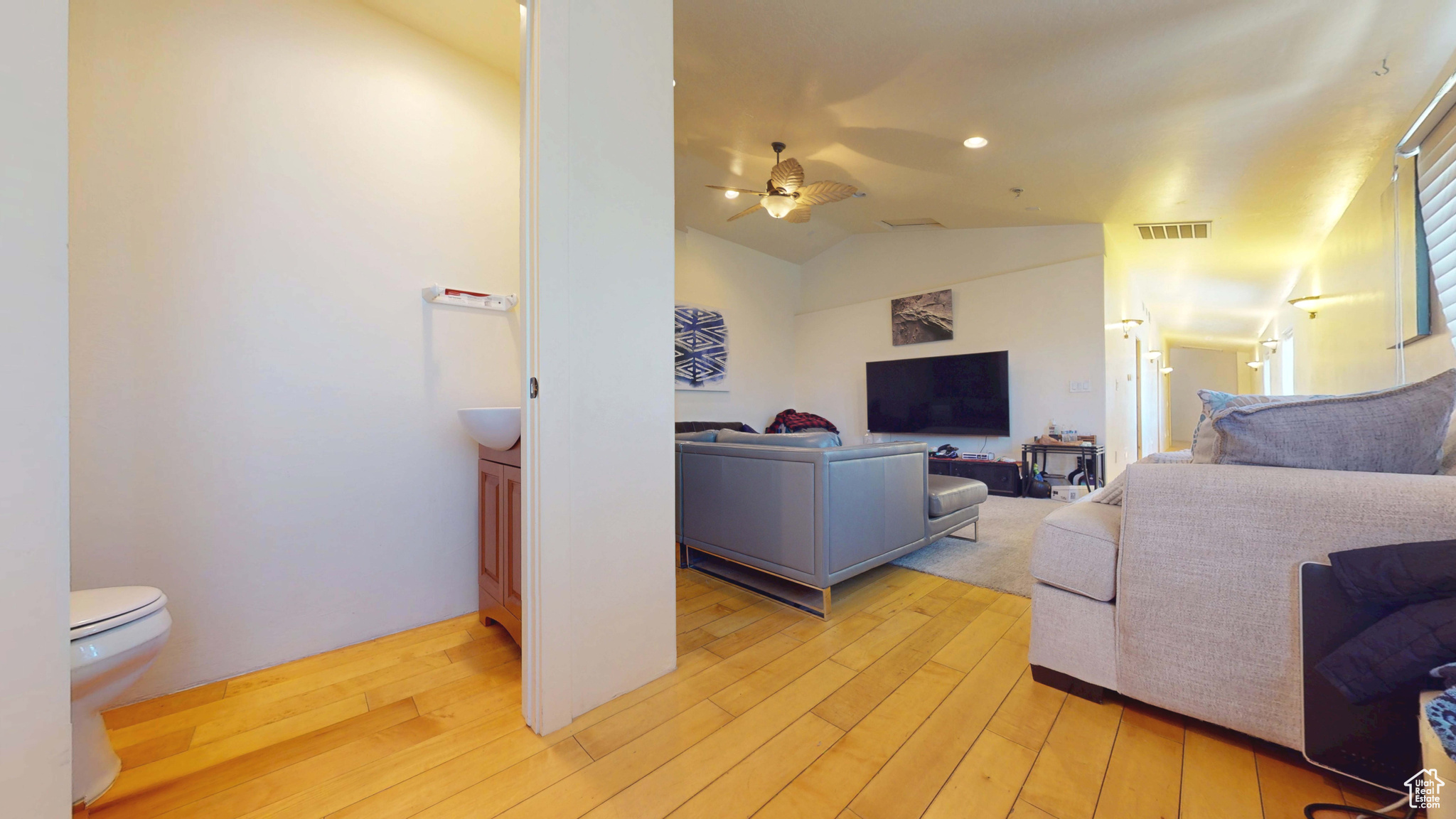 main property photo 78