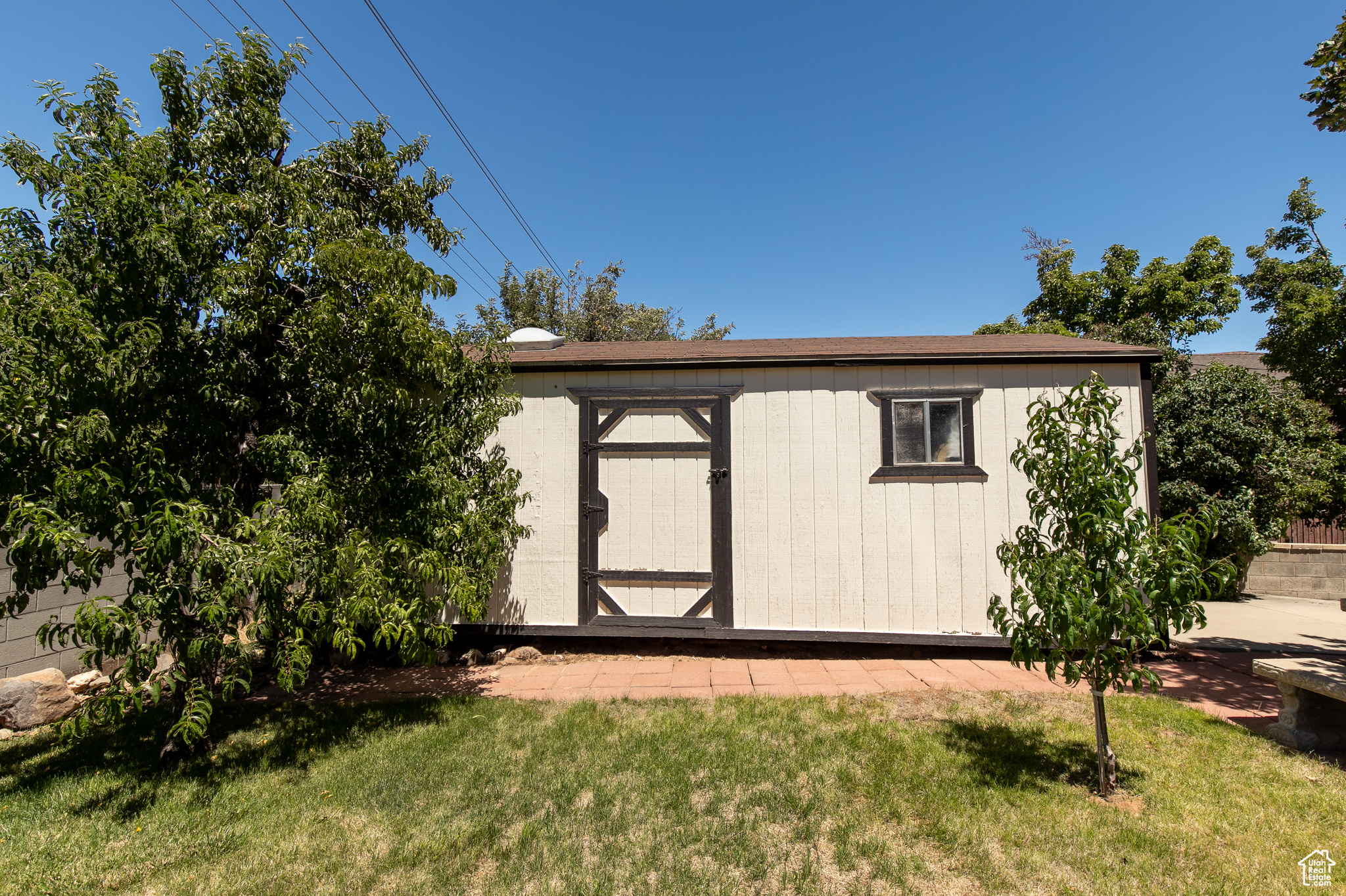 main property photo 30