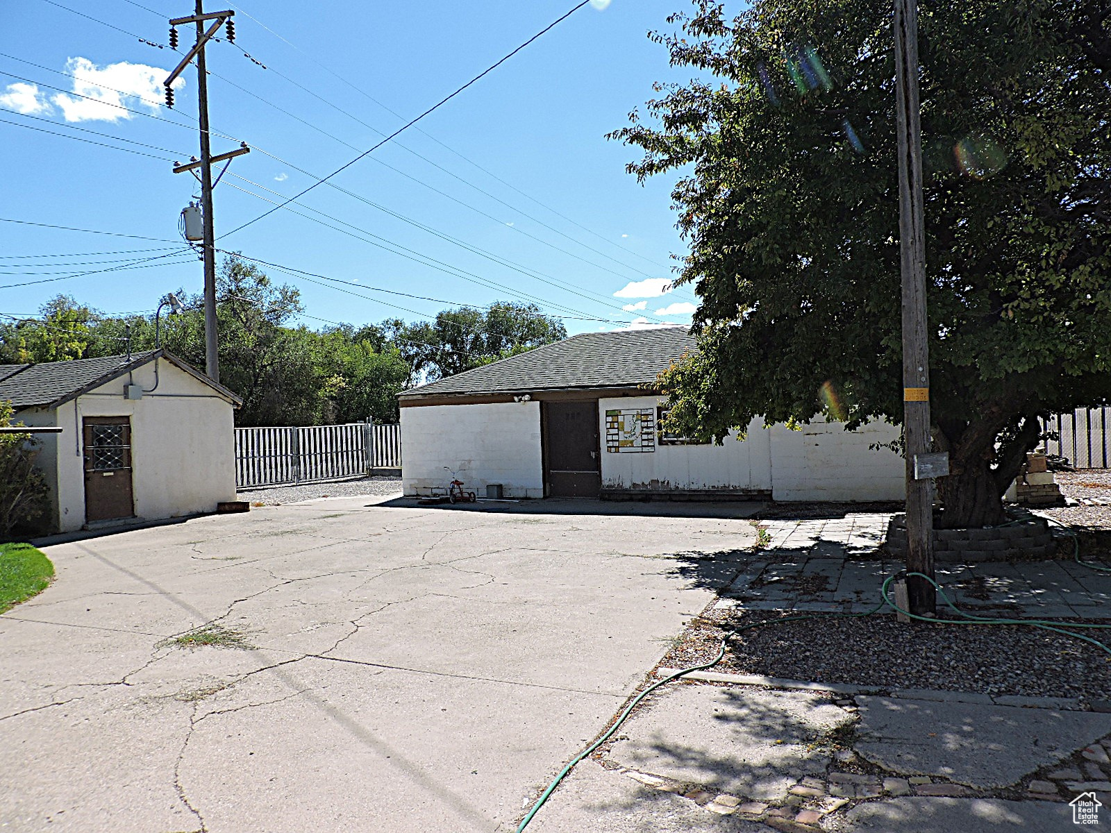main property photo 37