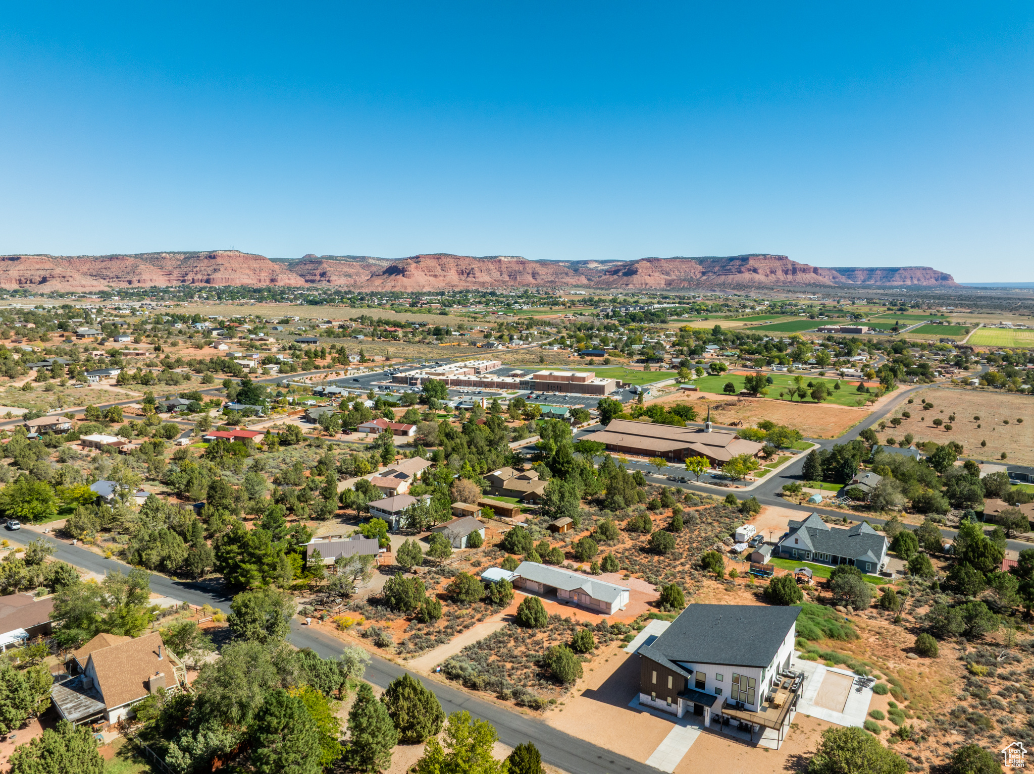 main property photo 15