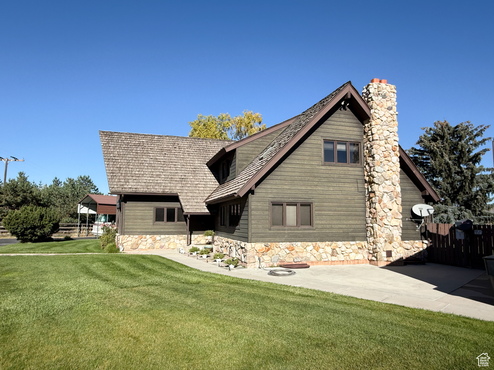 main property photo 31