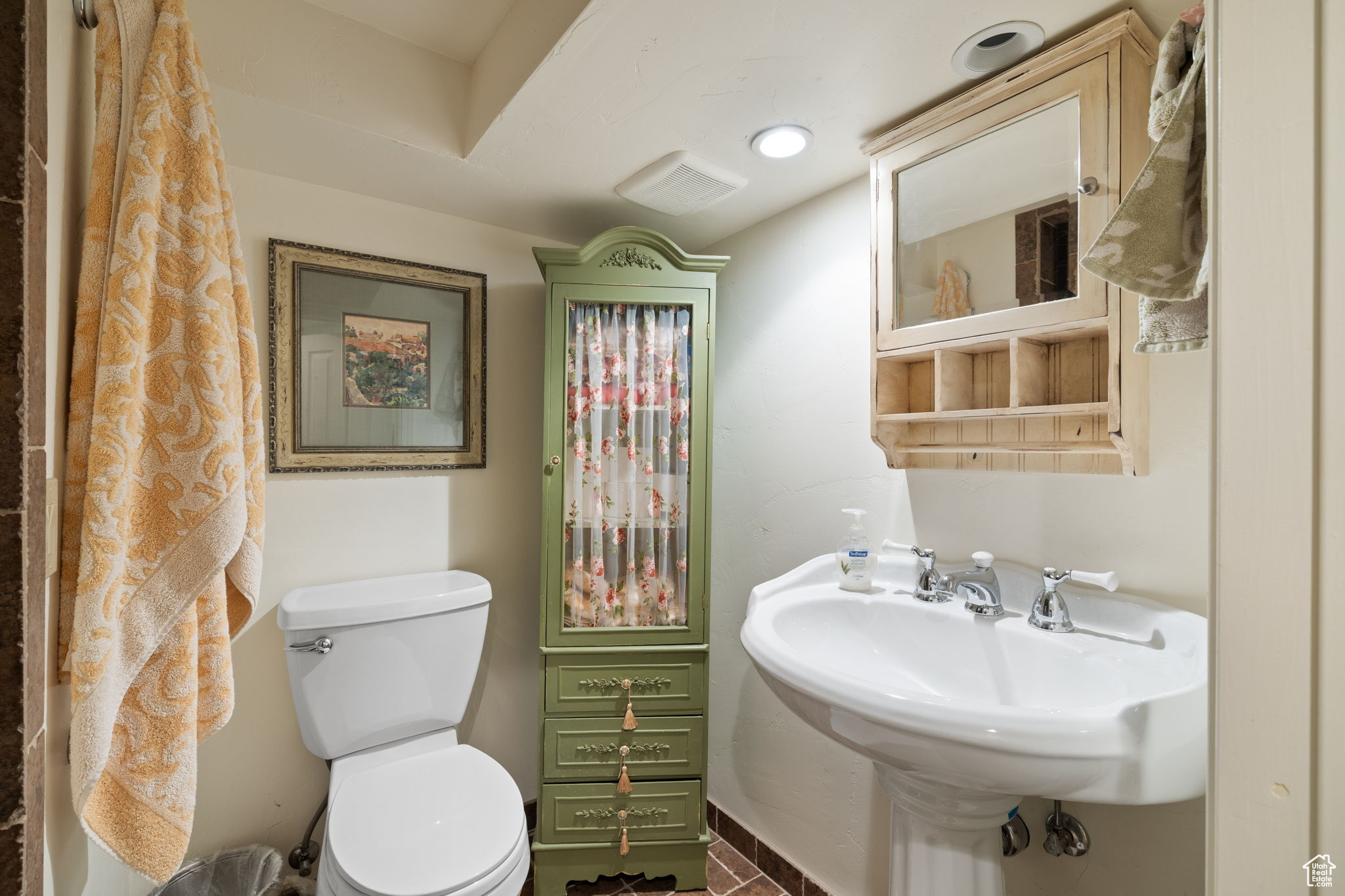 main property photo 95