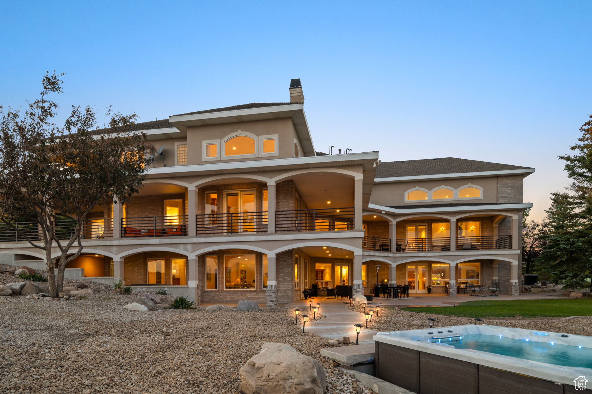 main property photo 3