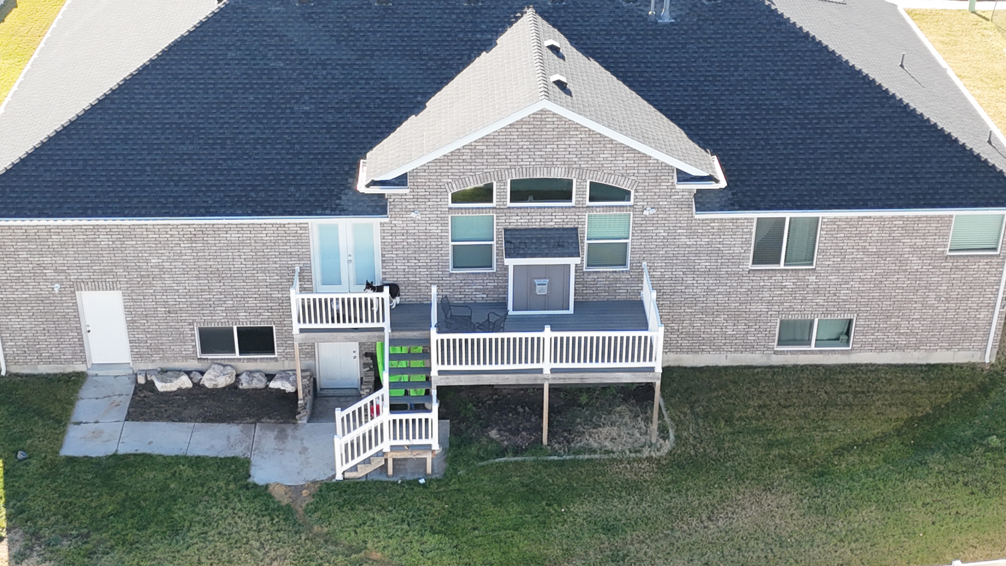 main property photo 40