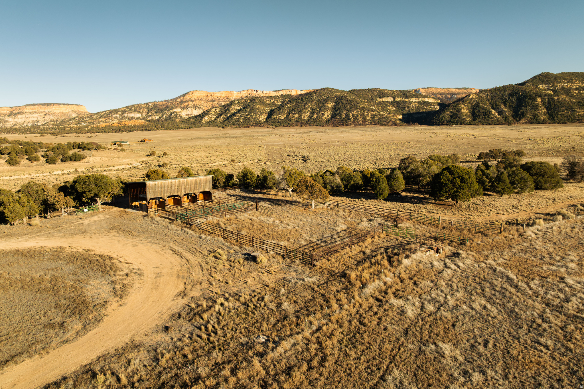 main property photo 6