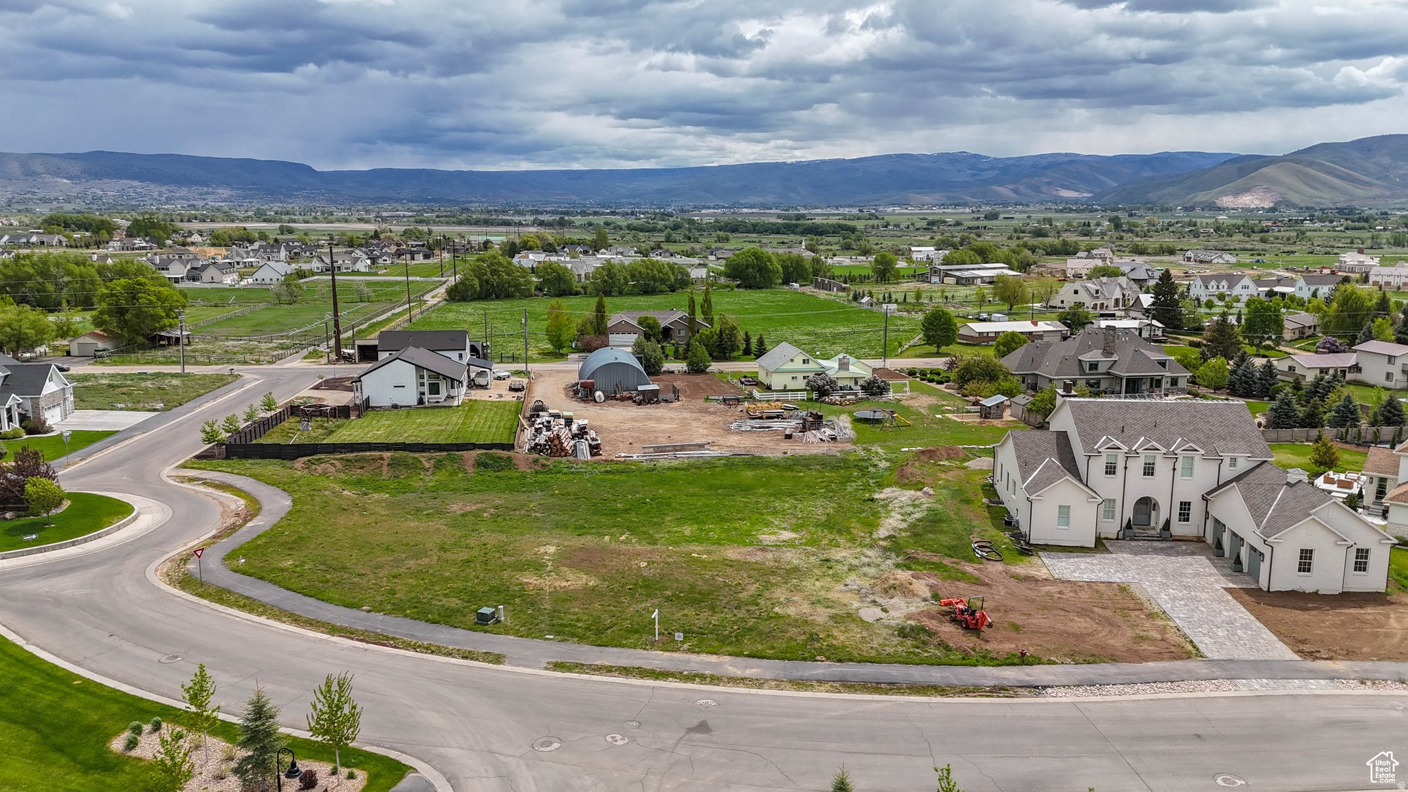 main property photo 20
