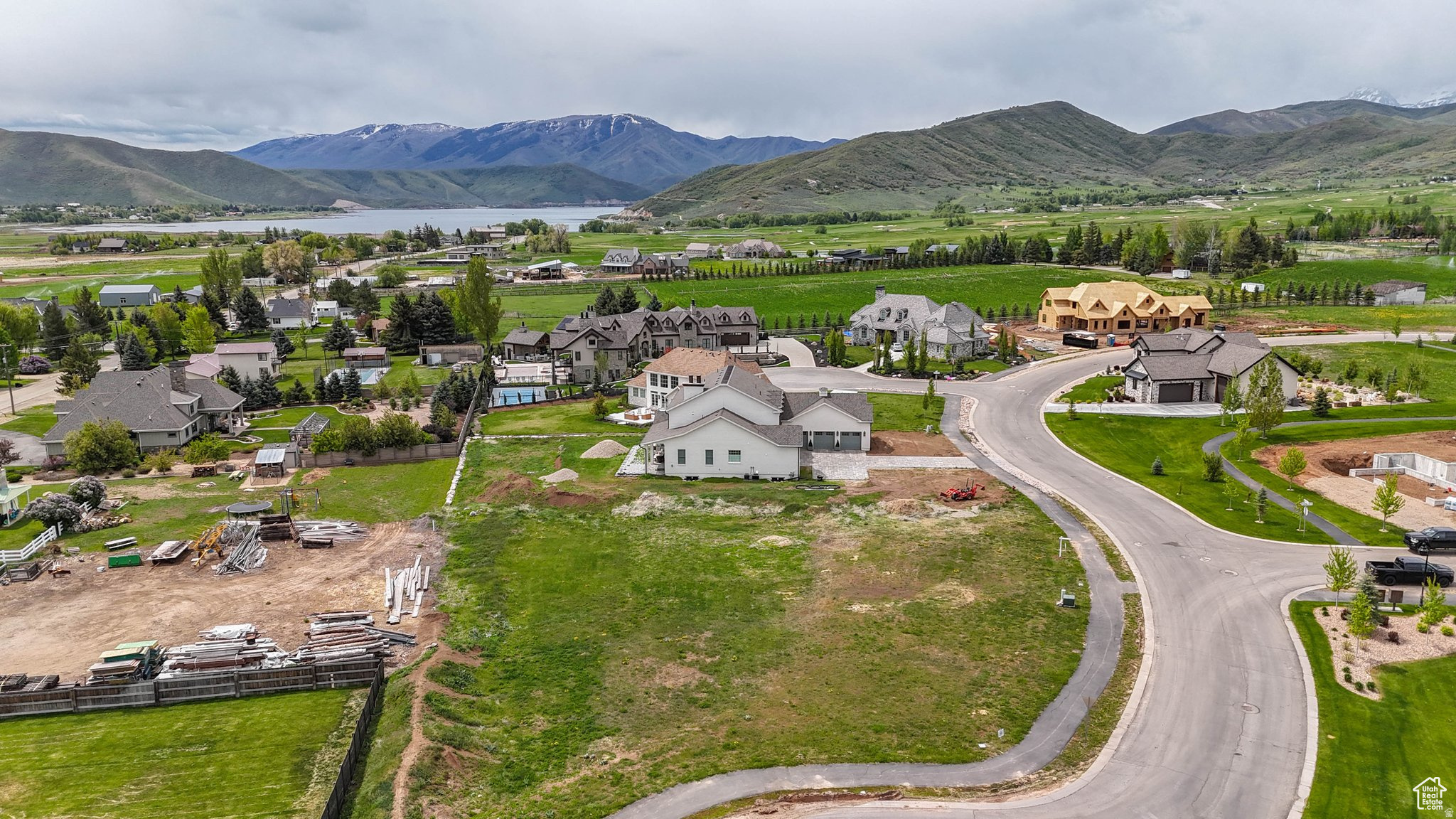 main property photo 8