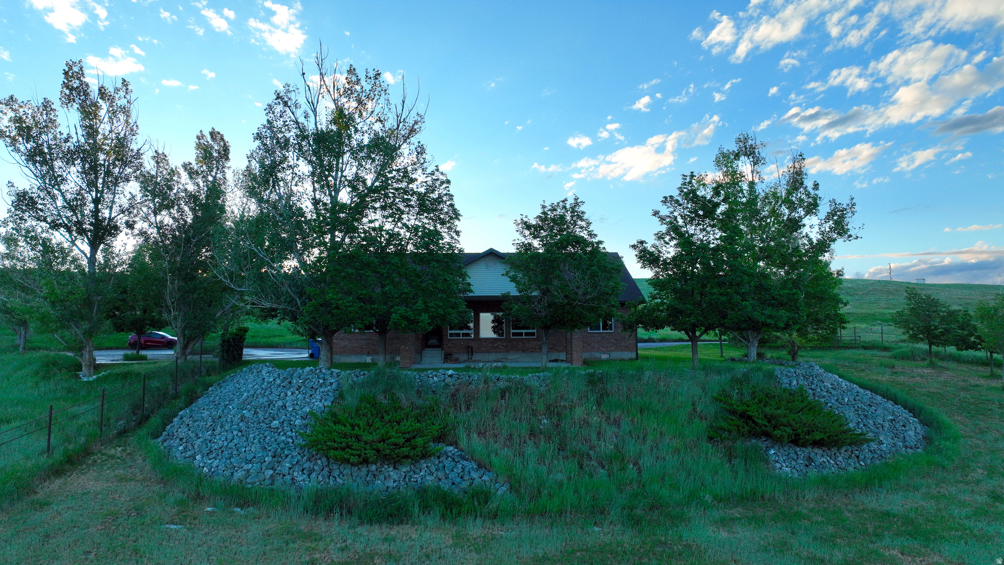 main property photo 13