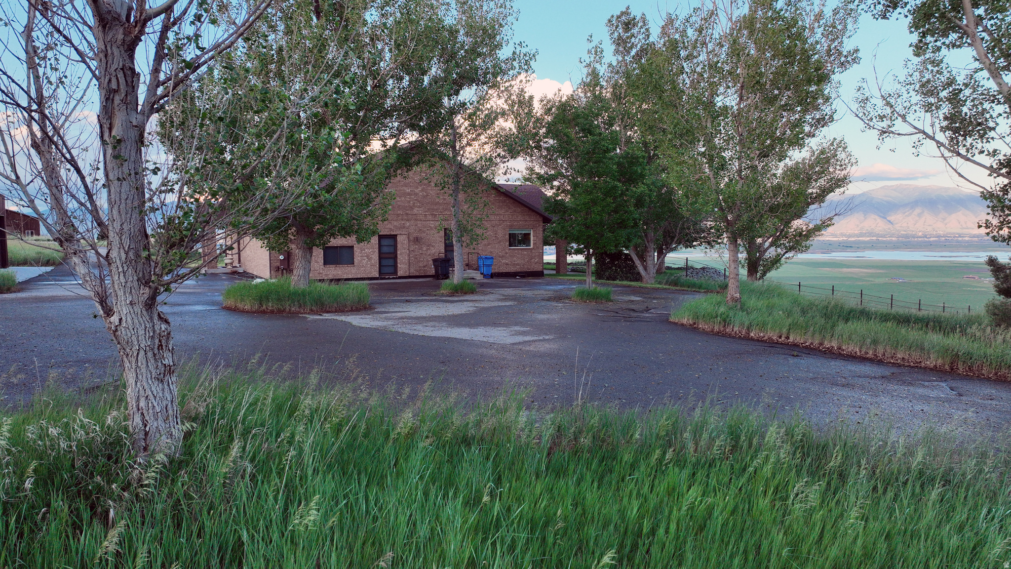 main property photo 19