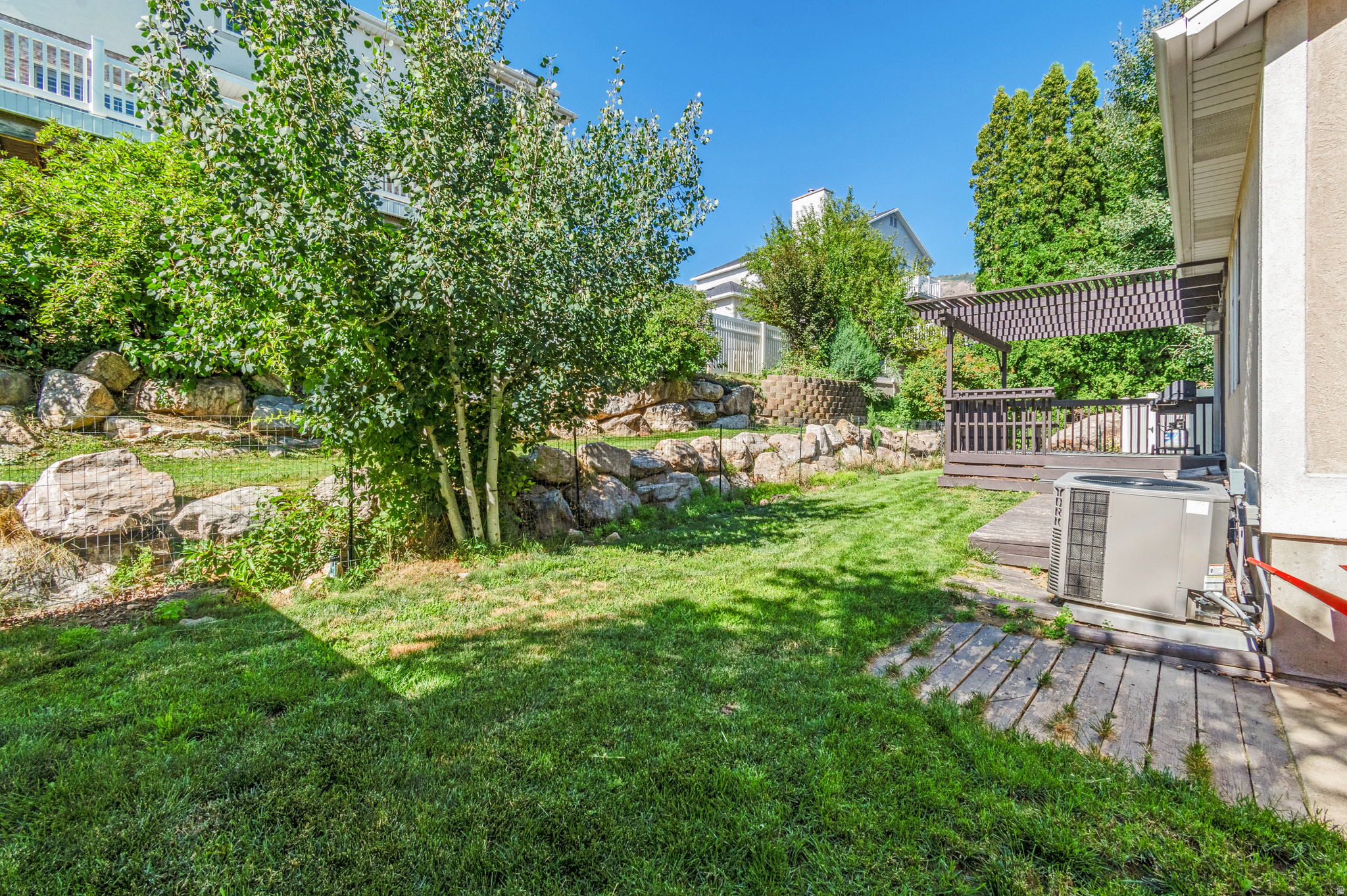 main property photo 25