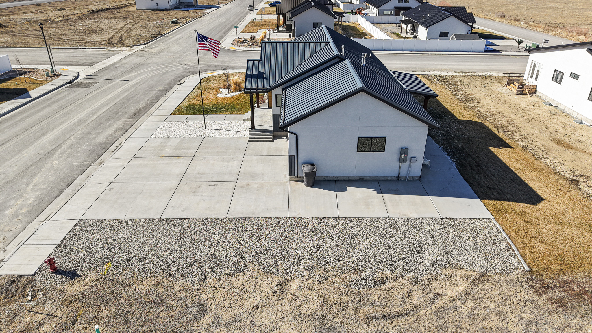 main property photo 34
