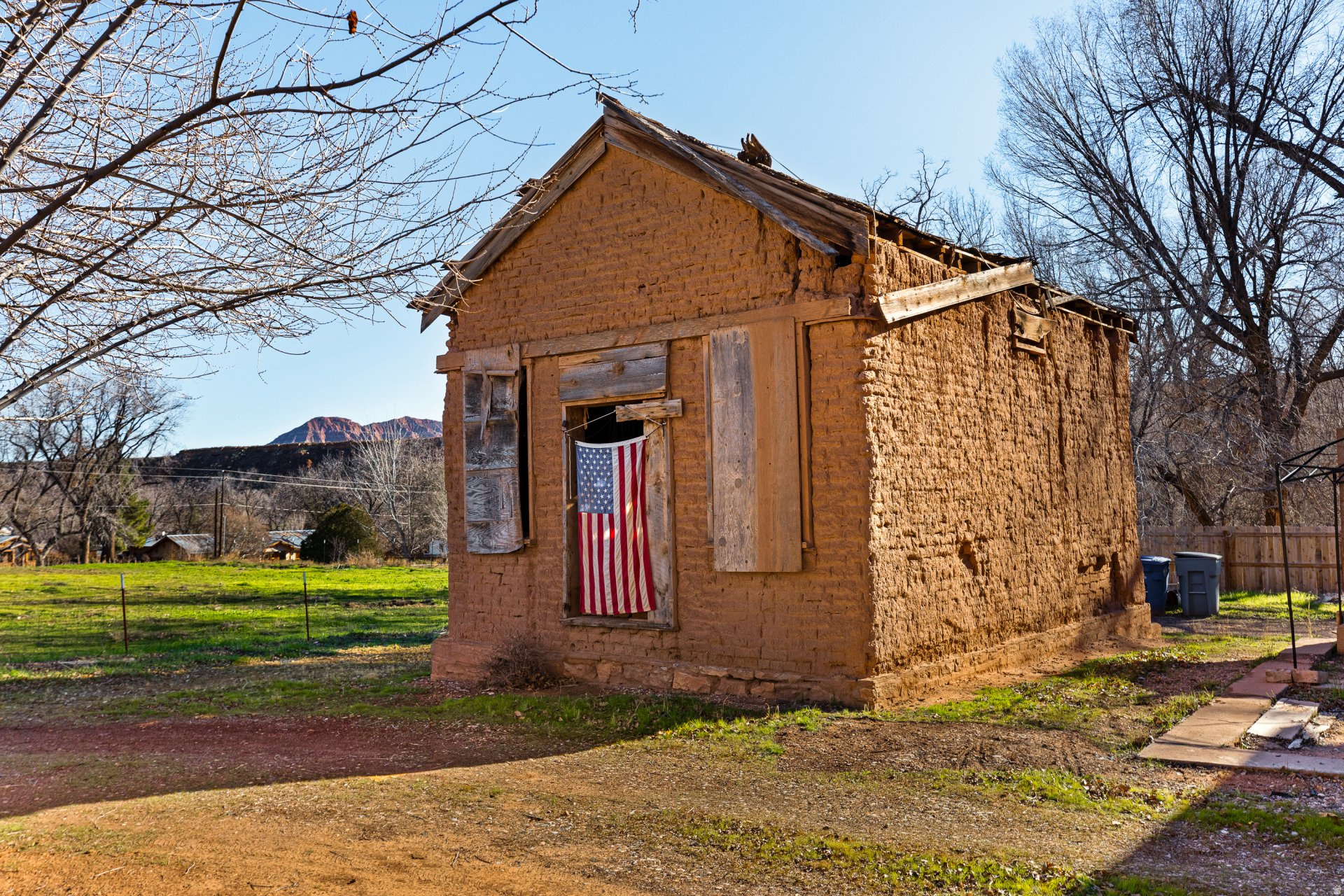 main property photo 16