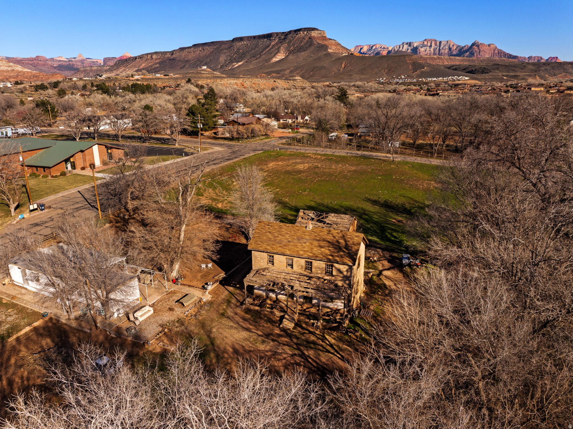 main property photo 31