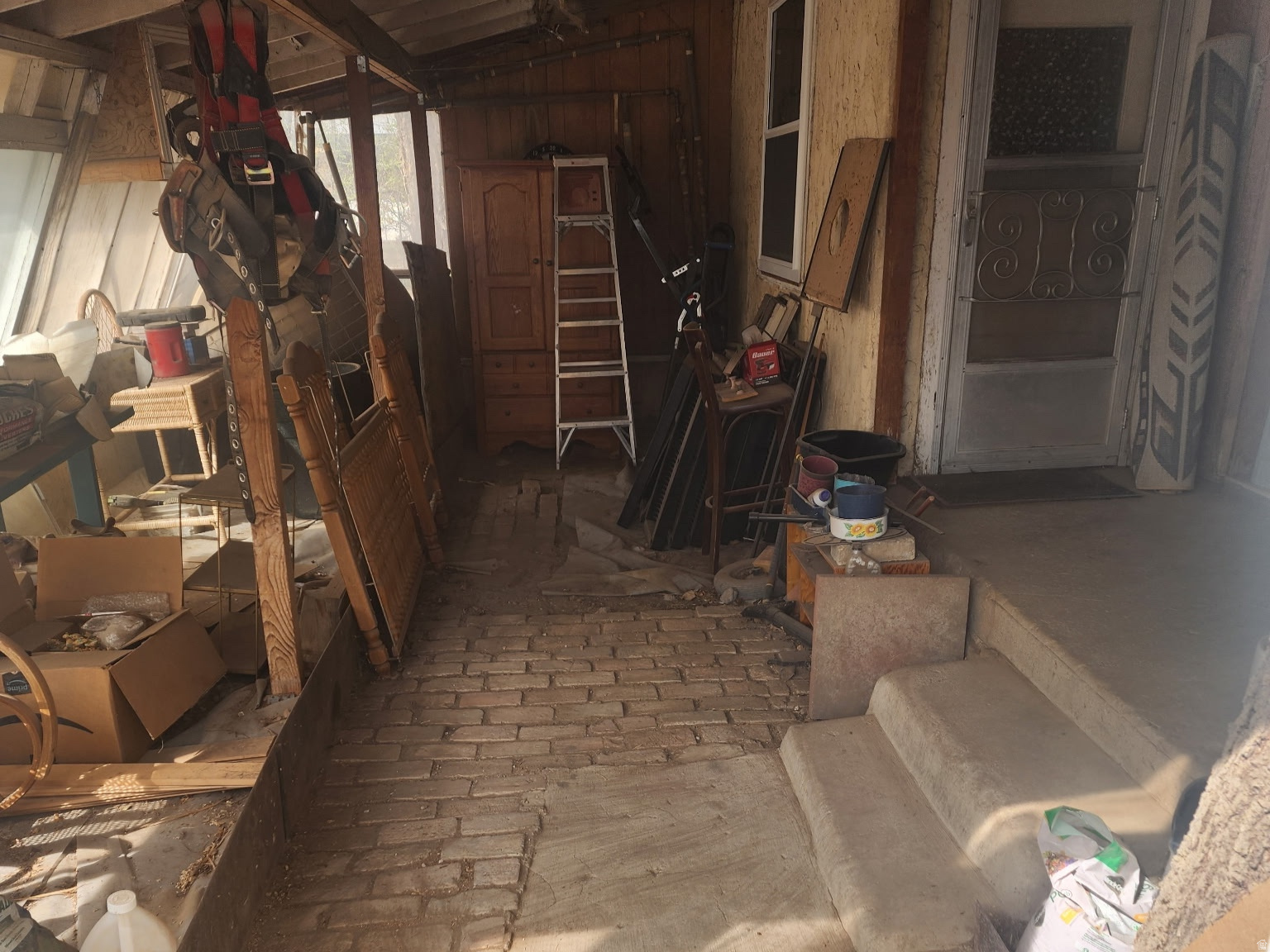 main property photo 36