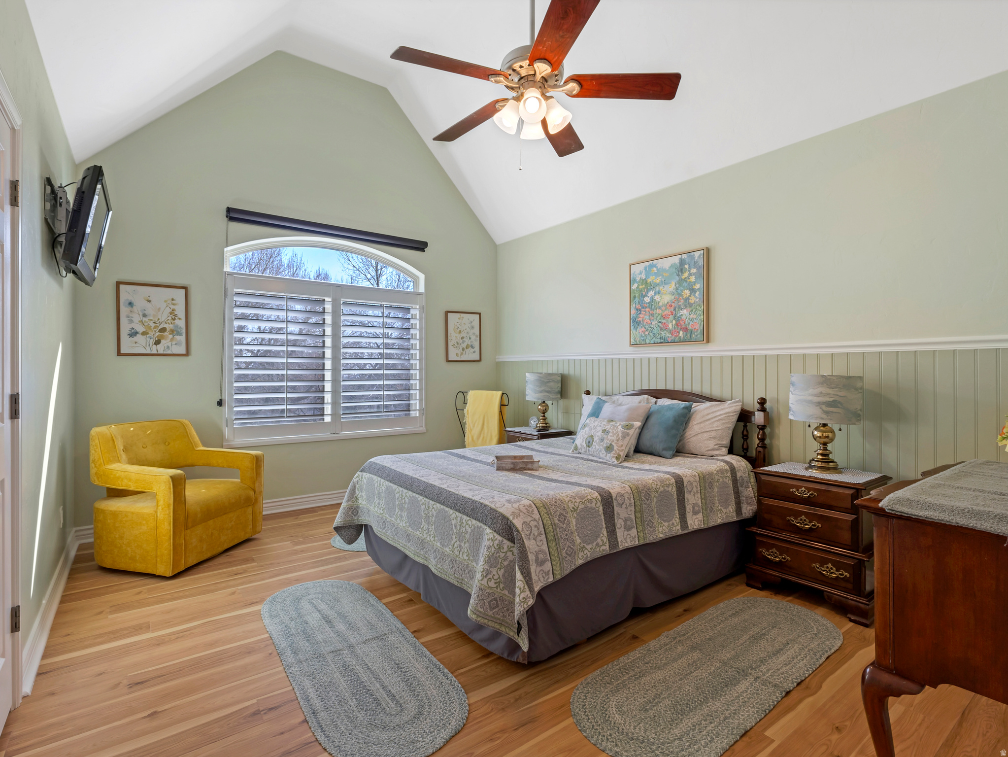 main property photo 32