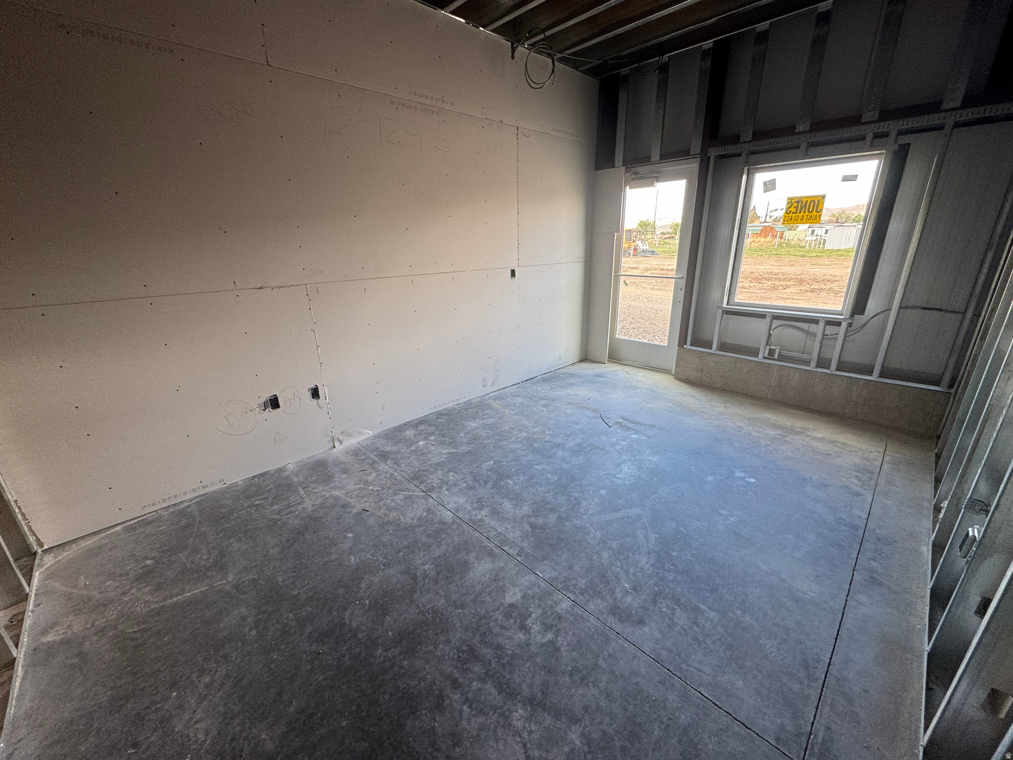 main property photo 9