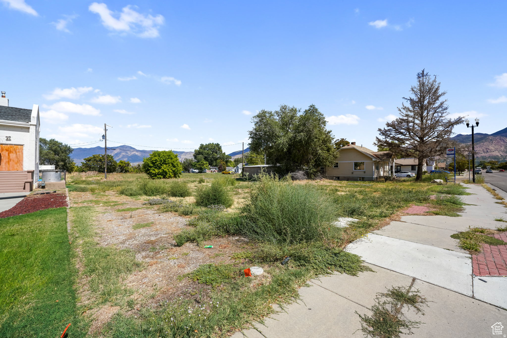 main property photo 11
