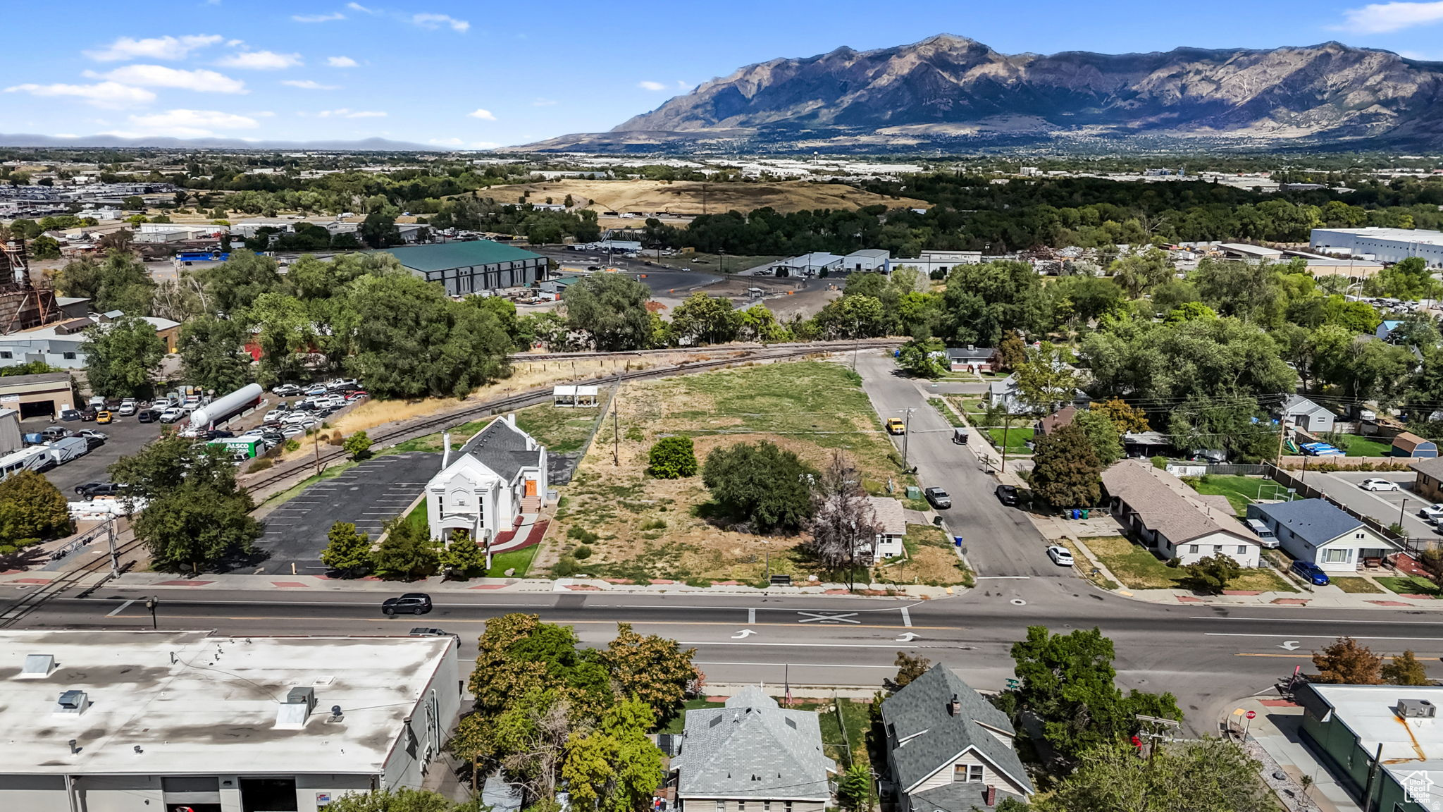 main property photo 23
