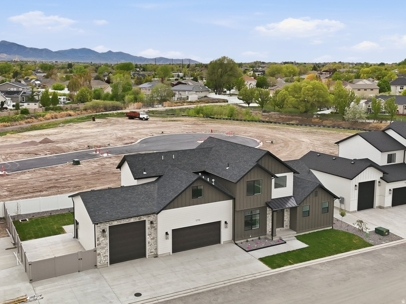 main property photo 53