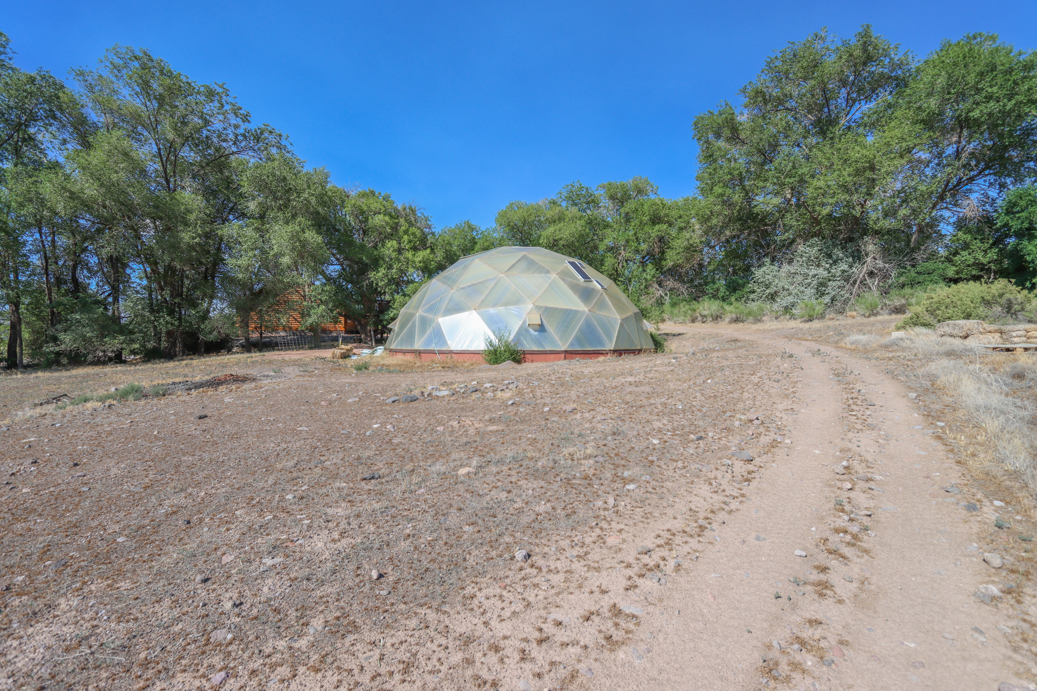 main property photo 67